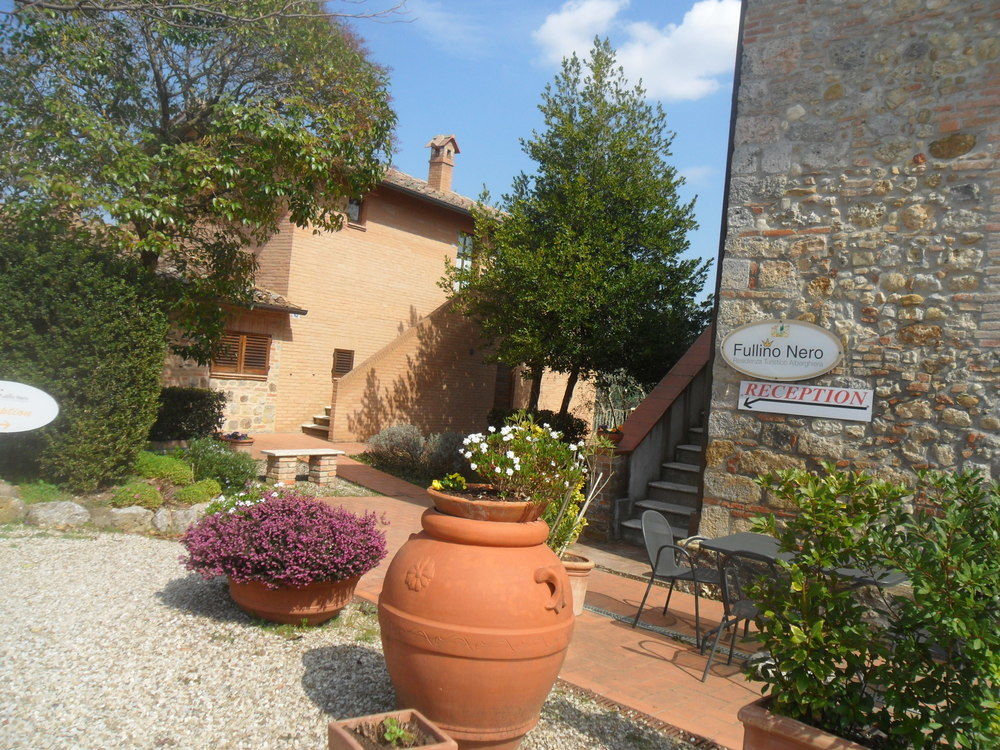 Fullino Nero Rta - Residenza Turistico Alberghiera เซียนา ภายนอก รูปภาพ