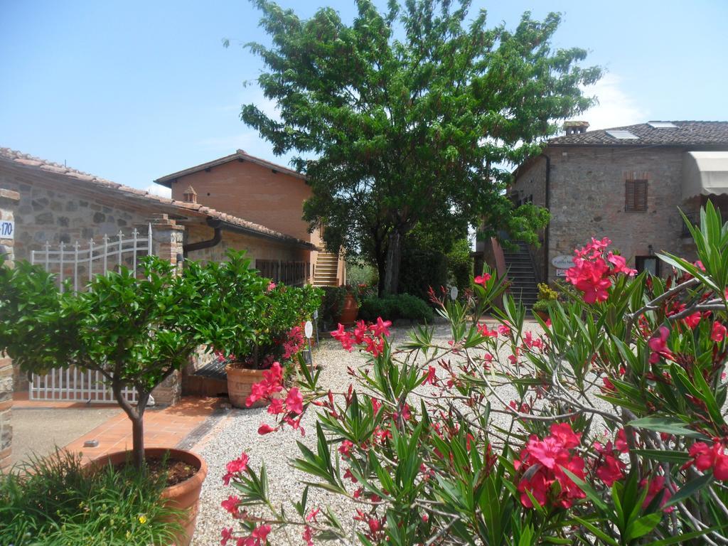 Fullino Nero Rta - Residenza Turistico Alberghiera เซียนา ภายนอก รูปภาพ