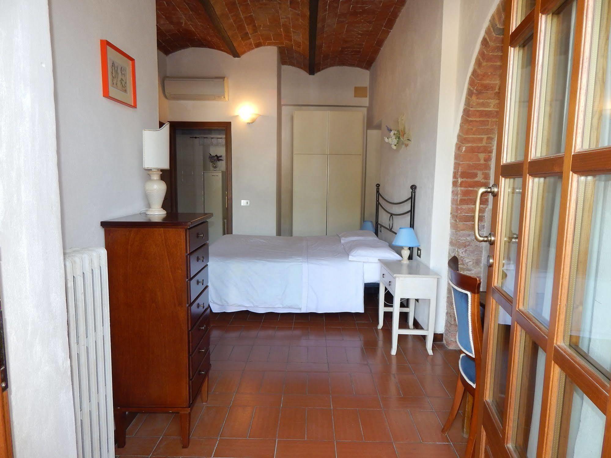 Fullino Nero Rta - Residenza Turistico Alberghiera เซียนา ภายนอก รูปภาพ